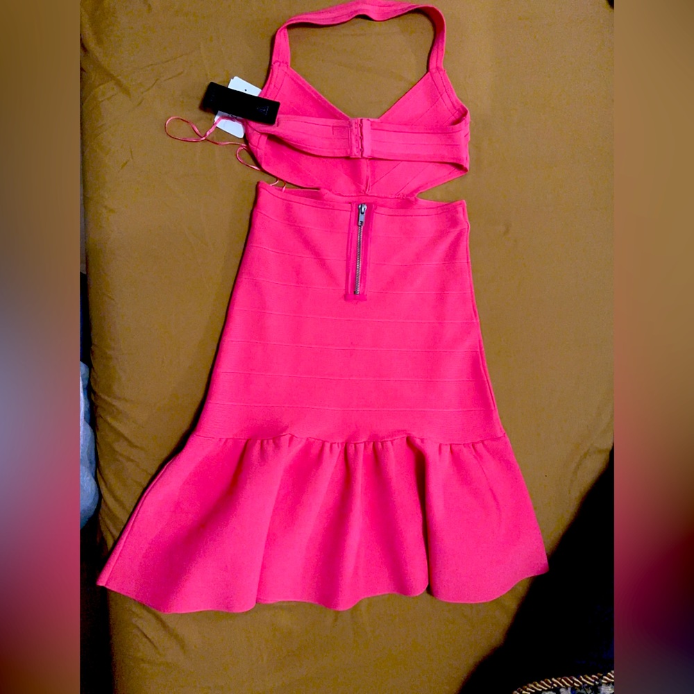 Pink guess dresses, never worn. Still have the tag on it. Size small